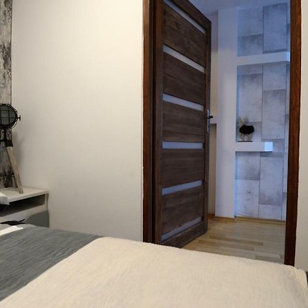 Apartamento Apartament Columbus Ustrzyki Dolne Exterior foto