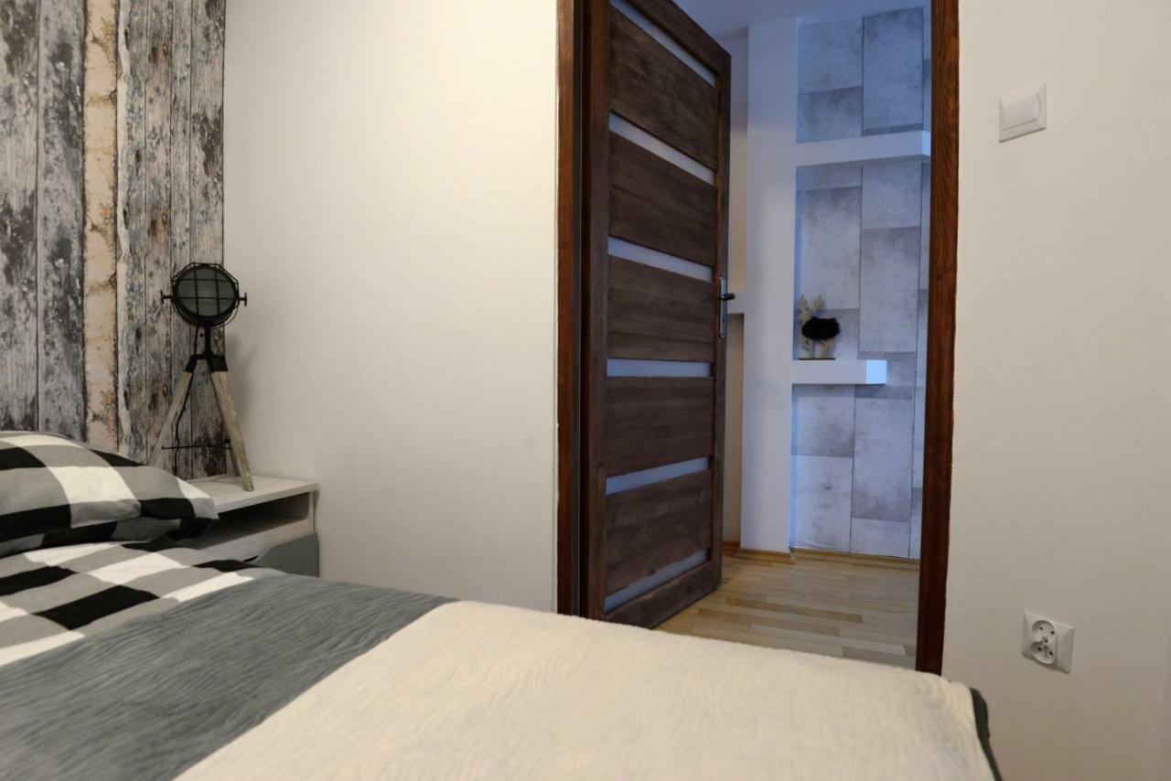 Apartamento Apartament Columbus Ustrzyki Dolne Exterior foto